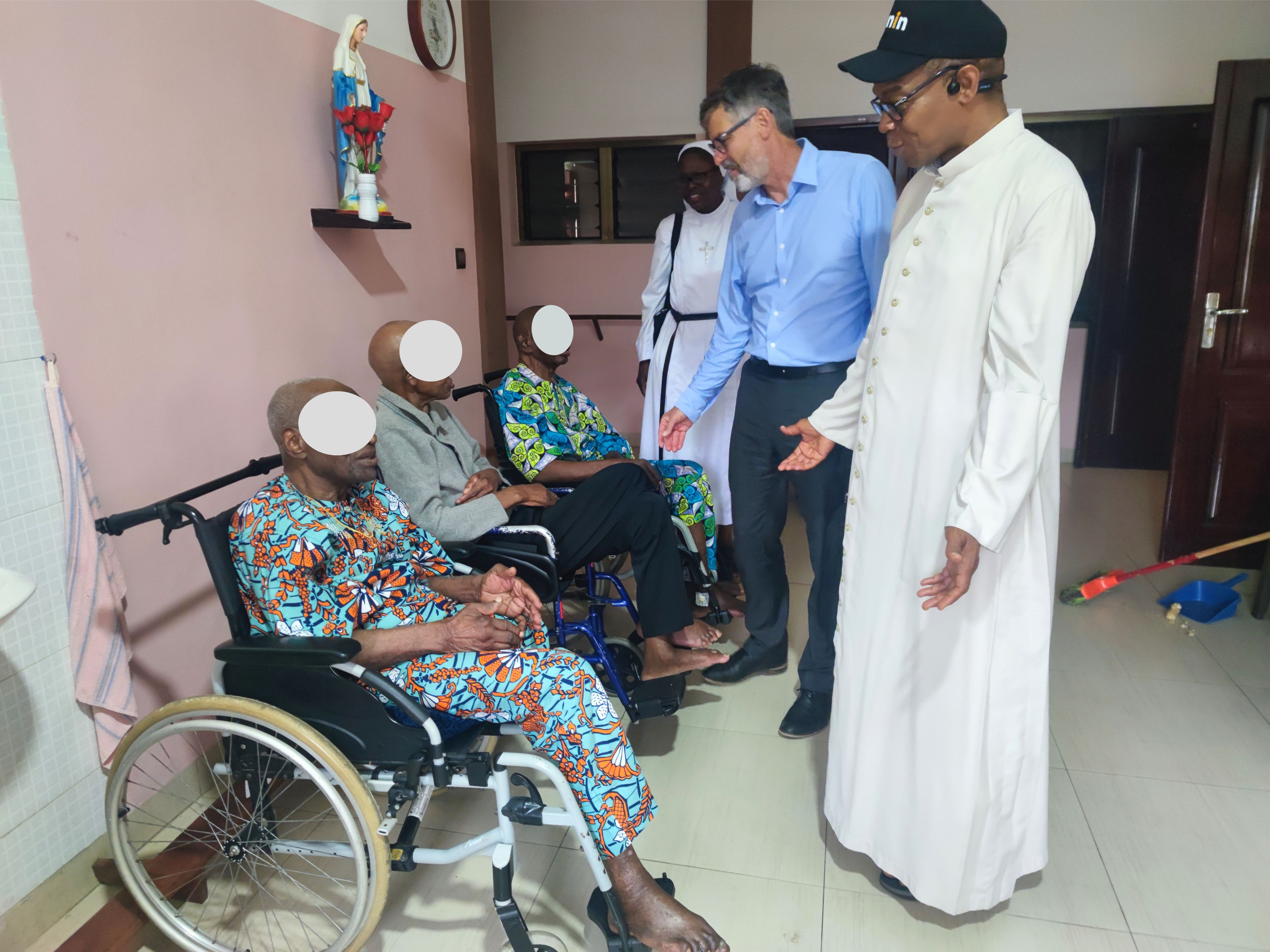 La solidarité de Caritas Bénin se déploie auprès des personnes âgées de Tohouè