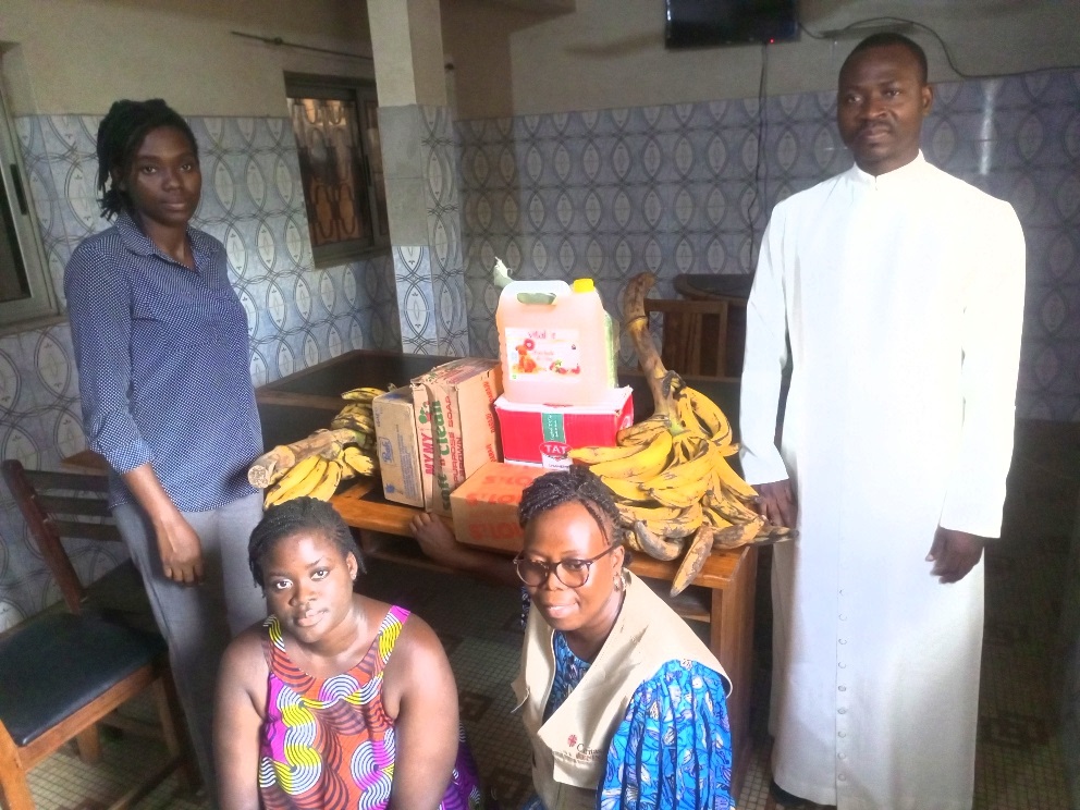 Redistribution de dons en mémoire de Mathieu KEREKOU : Un geste de solidarité à Cotonou