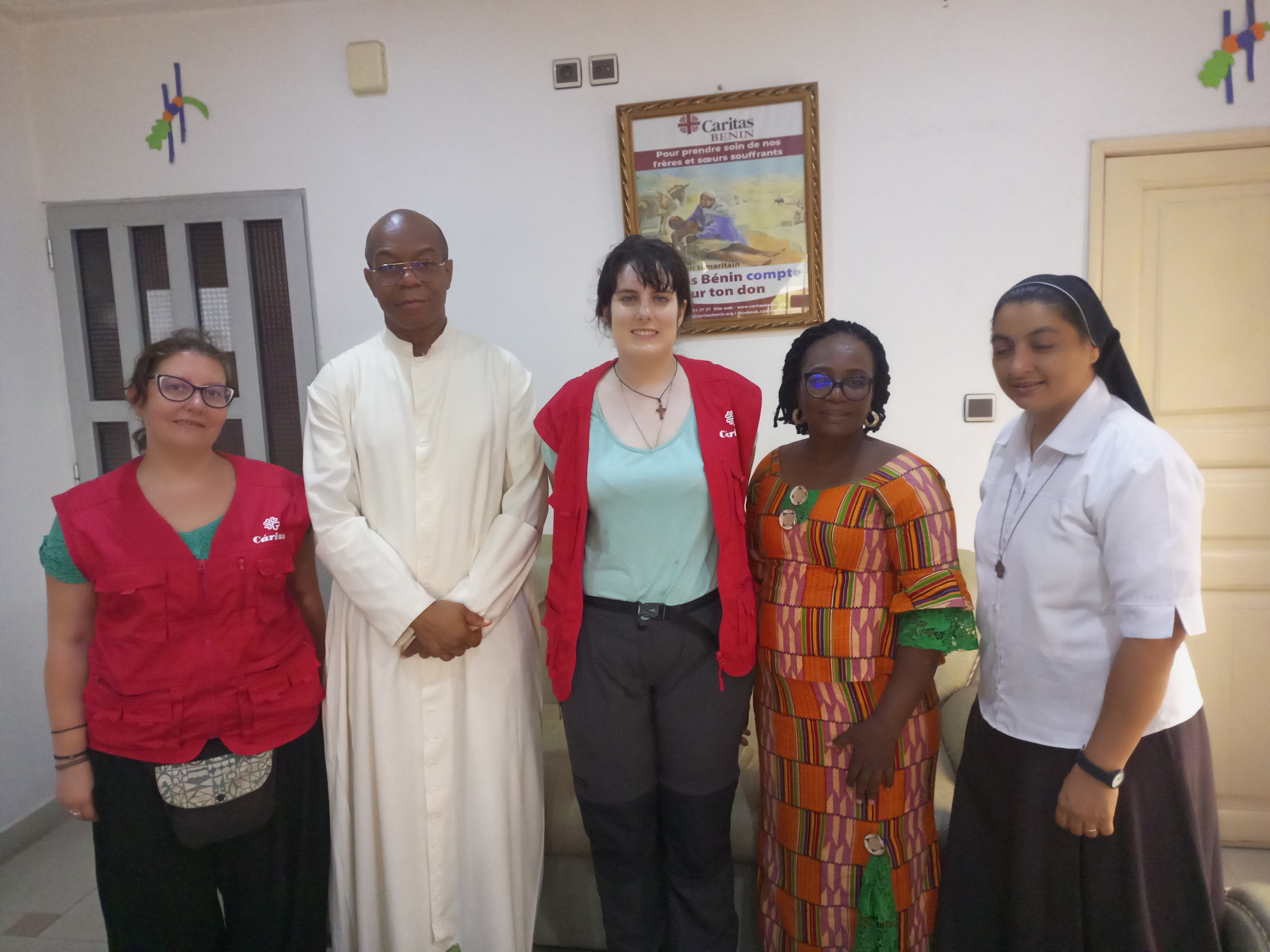 Sonia Matas de Caritas diocésaine de Cuenca (Espagne) visite la Direction Nationale de Caritas Bénin