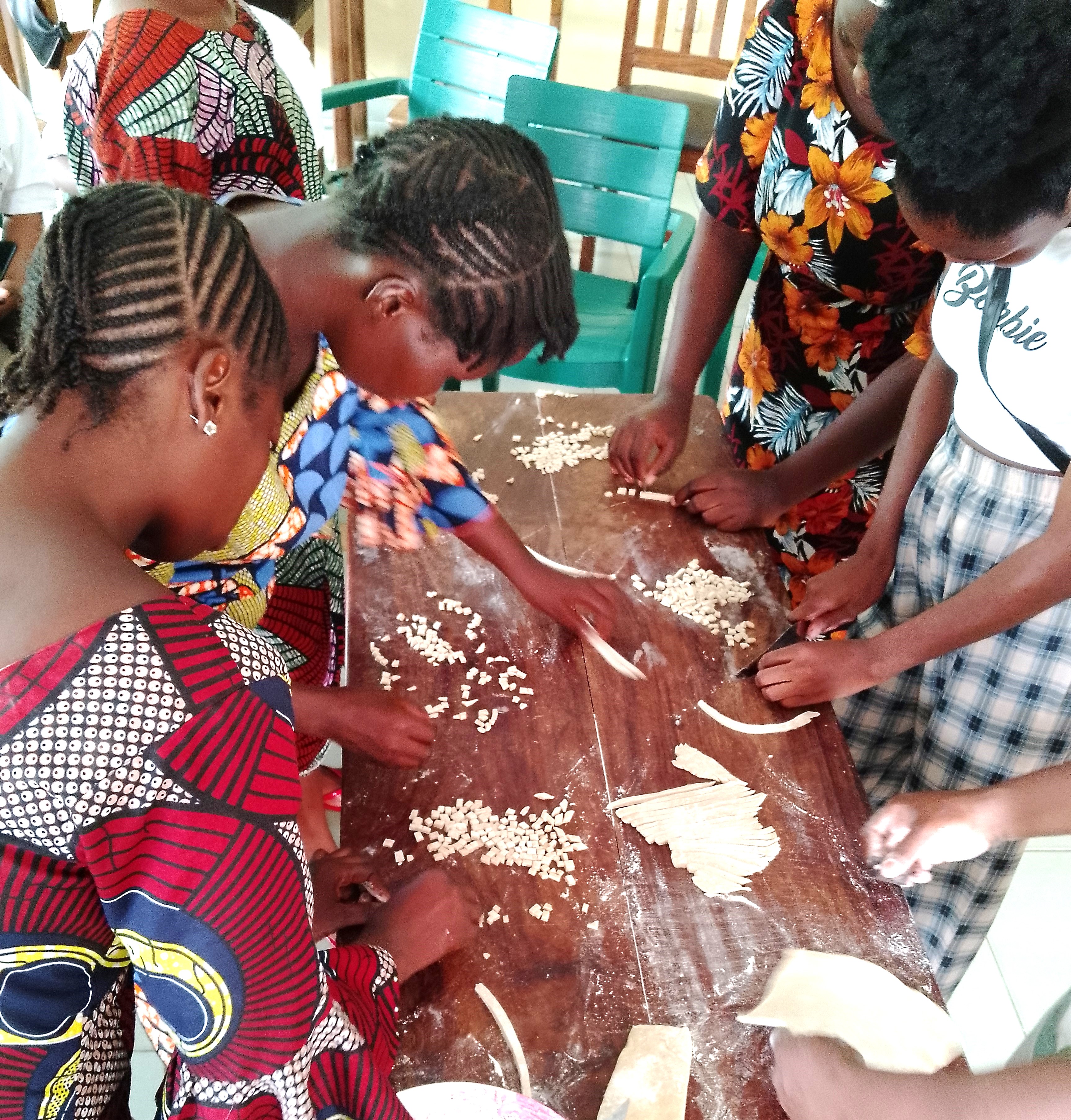 À Porto-Novo, des filles-mères retrouvent espoir grâce à la formation et à l'accompagnement de Caritas