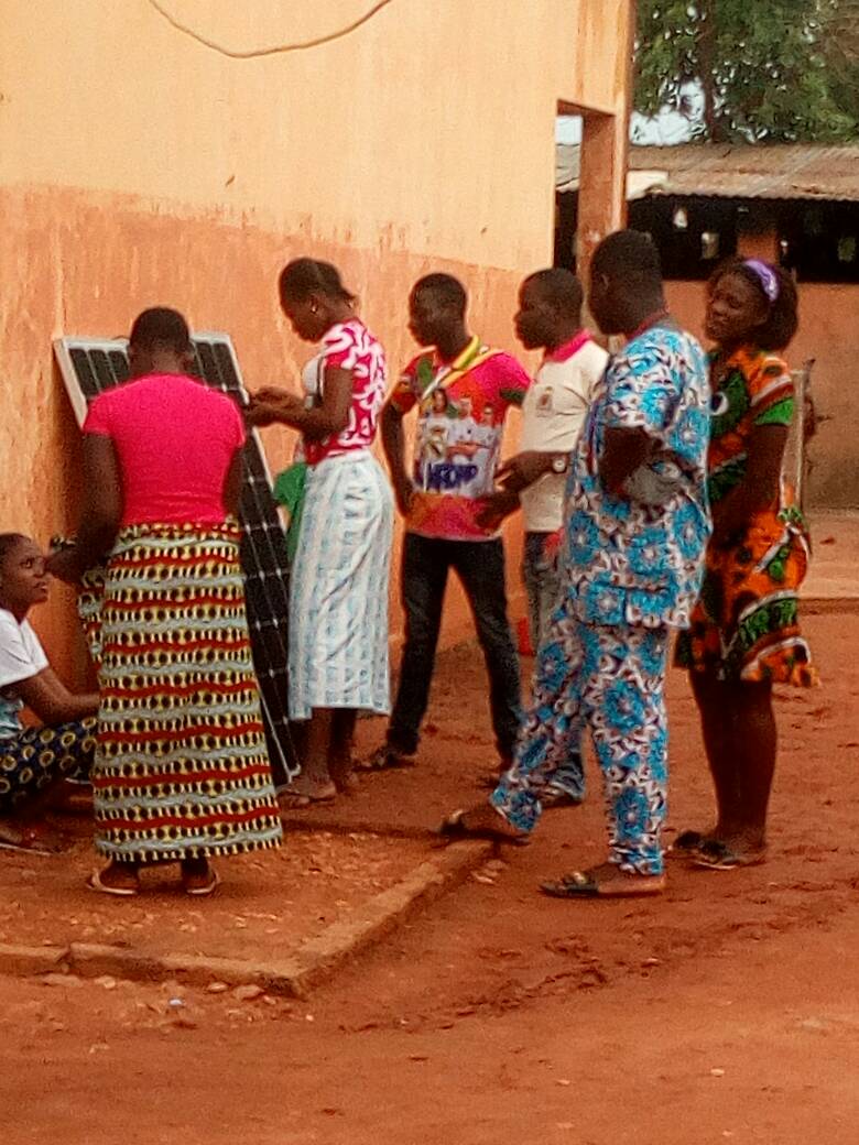 Formation des jeunes déscolarisés économiques sur les techniques d'installation phtotovoltaïques