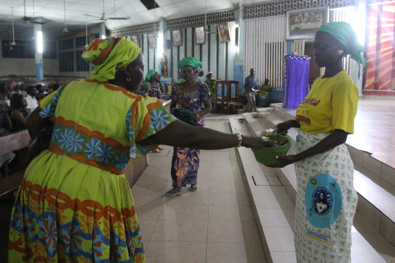 Semaine Nationale de  charité 2017 Caritas Bénin collecte des dons pour soutenir les malades indigents